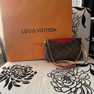 Louise Vuitton Monogram Pallas Clutch